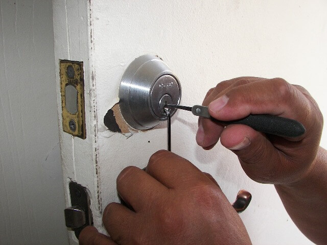 locksmith-can-help-you-determine